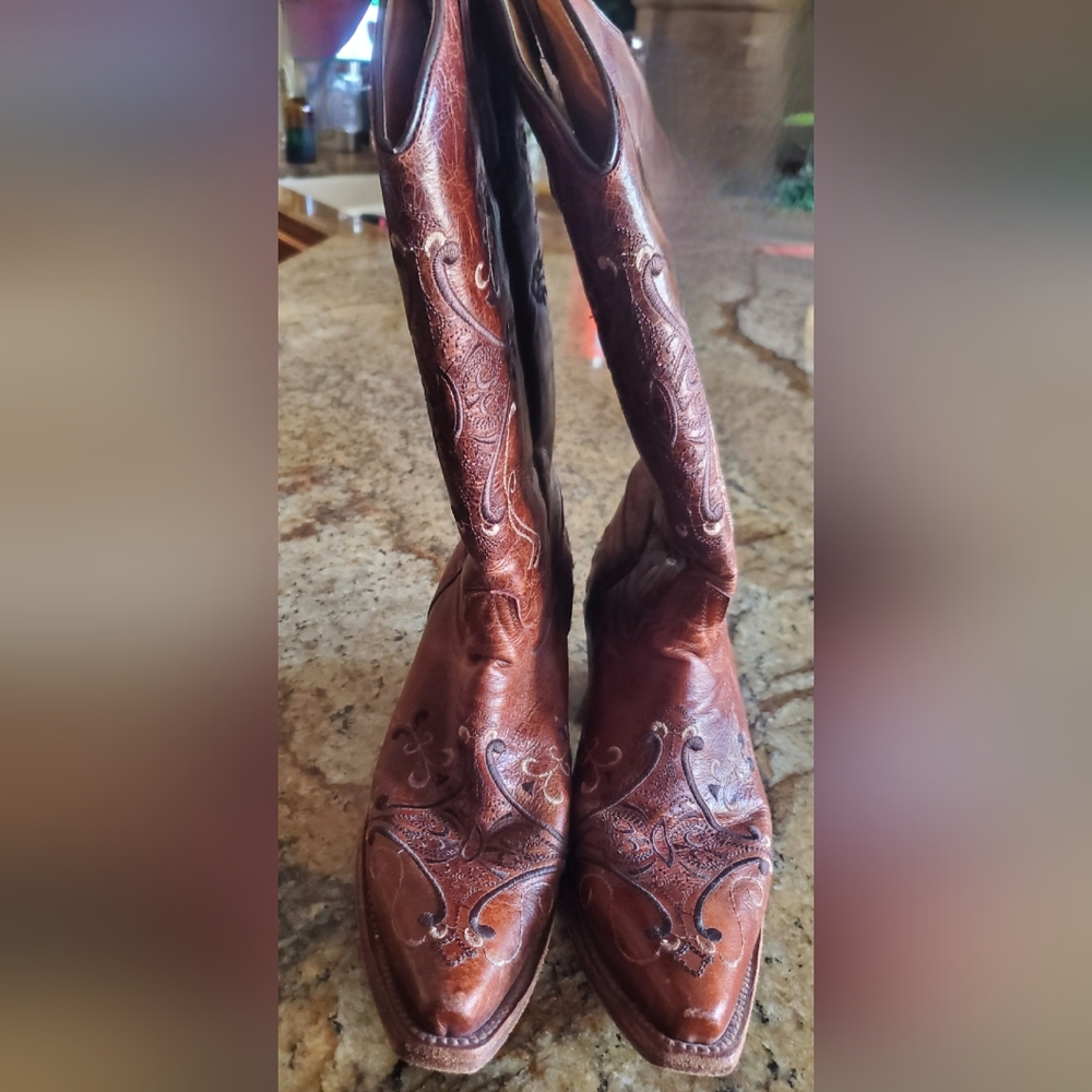 Circle G Brown Heeled Snip Toed Boots